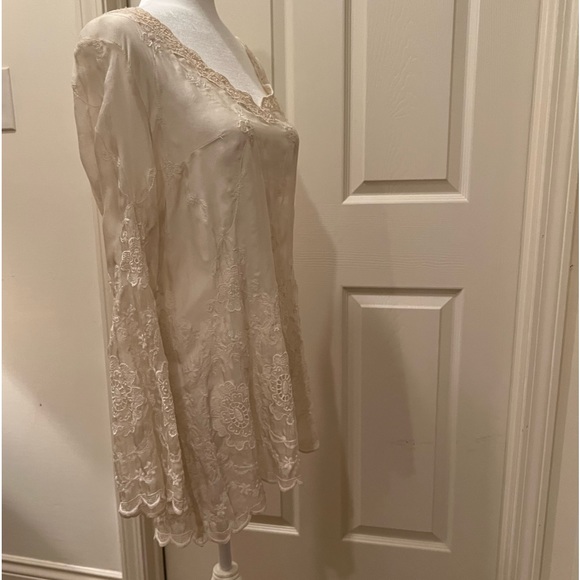 Cream semi sheer top. Love and Liberty, size S - Picture 2 of 8